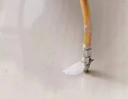 滦南瓷砖空鼓维修公司专业解答在瓷砖铺贴过程中，如果使用的砂料过粗（如全部使用了粗砂），可能会导致以下问题